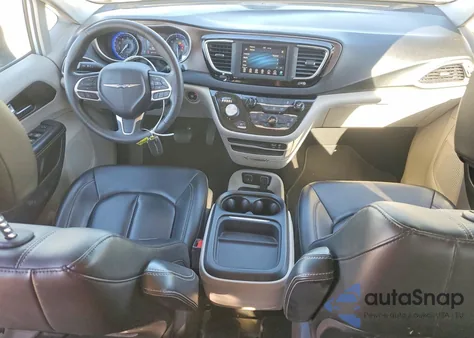 2020 Chrysler Voyager Lxi из США, поврежденный, VIN 2C4RC1DG7LR157790